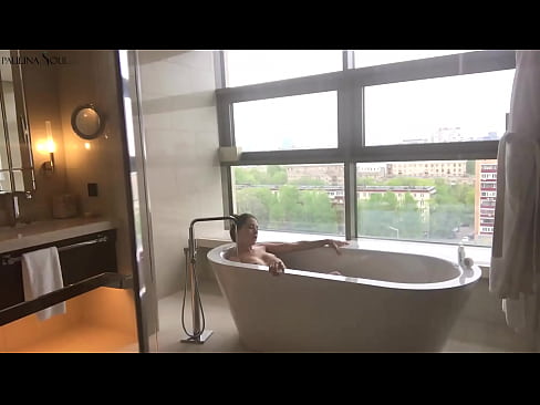 ❤️ Napakalaking babe madamdamin jerking off ang kanyang puki sa banyo super porn sa amin