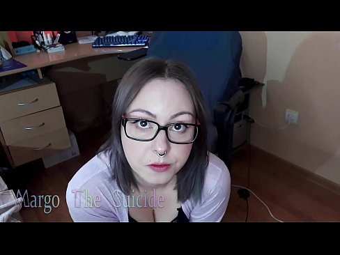 ❤️ Ang Sexy na Babae na may Salamin ay Sumipsip ng Dildo sa Camera super porn sa amin