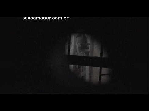 ❤️ Si Blondie ay lihim na nakunan ng video ng isang voyeur ng kapitbahayan na nakatago sa likod ng mga guwang na brick super porn sa amin